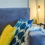 The By Hello Homes Διαμέρισμα Σίτζες