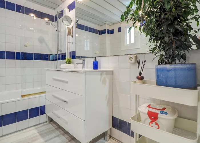 The By Hello Homes Σίτζες